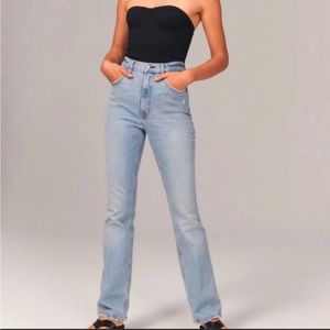 Abercrombie Curve Love Flare Jeans (Xshort)